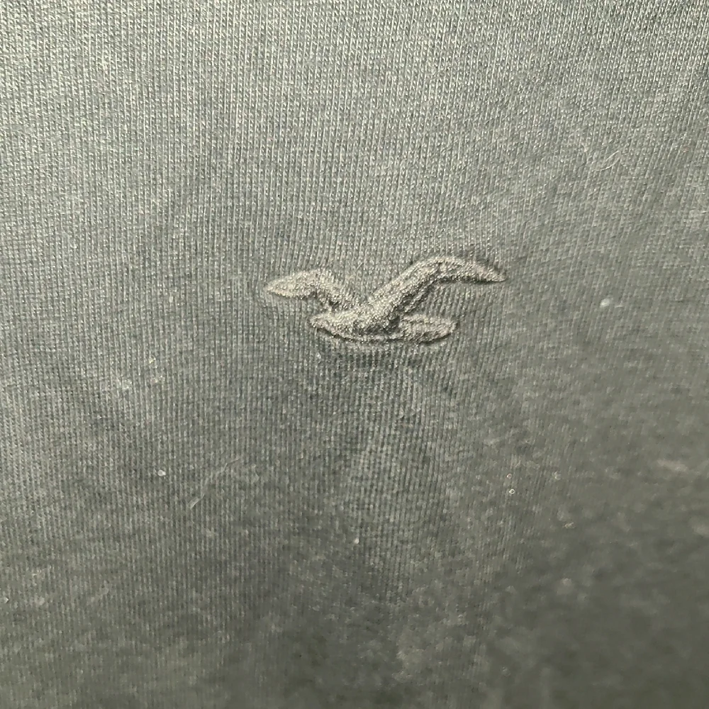 Hollister Men's Dark Long Sleeve Tee - Picture 3 of 4